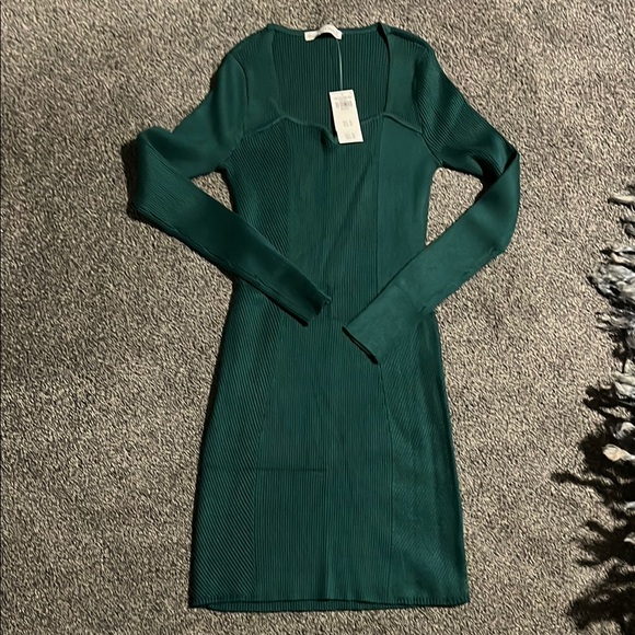 Abercrombie & Fitch Dresses & Skirts - Abercrombie & Fitch Long Sleeve Sweetheart Neckline Sweater Dress (M) FINAL SALE